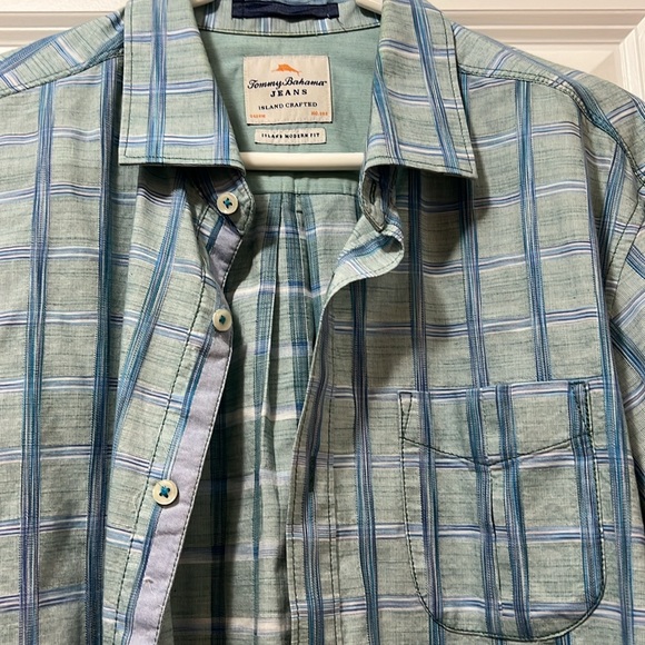 TOMMY BAHAMA button down - Picture 5 of 5